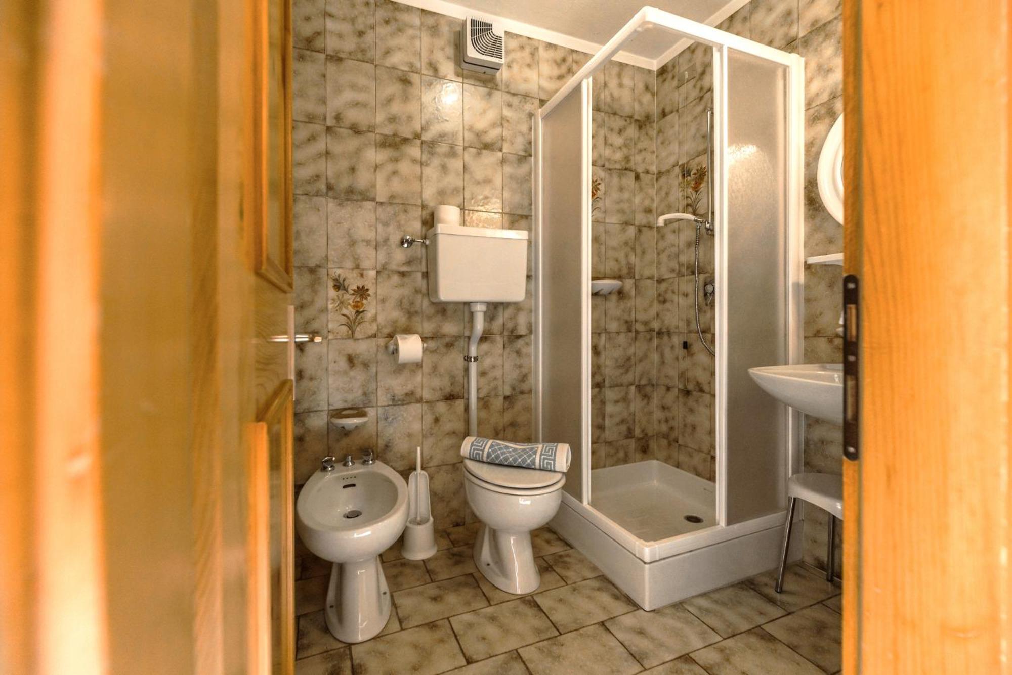 Hotel Garni Rosengarten Pera Екстериор снимка